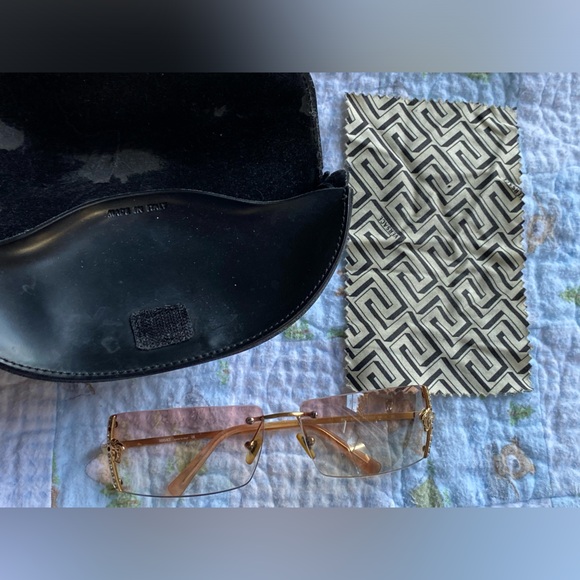 Versace Sunglasses. Vintage. Pink ish hue lenses. Well loved. - Picture 12 of 16